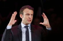 E. Macronas ragina Prancūzijos parlamentarus susitarti dėl plačios koalicijos
