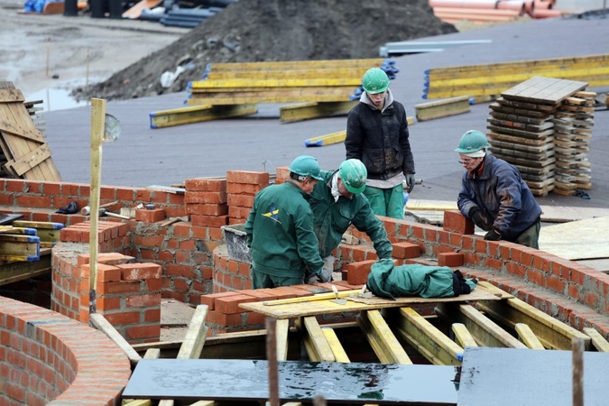 Statybų bendrovių atstovai įsitikinę, jog įstatymai nedraudžia ūkio subjektams bendradarbiauti, o tai neretai esą verčia daryti ir viešųjų pirkimų konkursų sąlygų kvalifikacinės atrankos kriterijai.