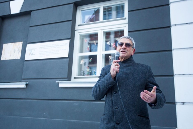 Mecenatas: lentos atidengimo proga susirinkusius pasveikino Lietuvos "Makabi" sporto klubo prezidentas S.Finkelšteinas.