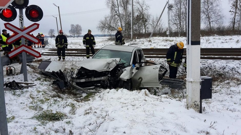 Tragedija Kaišiadorių rajone: lokomotyvas kliudė automobilį, vienas žmogus žuvo