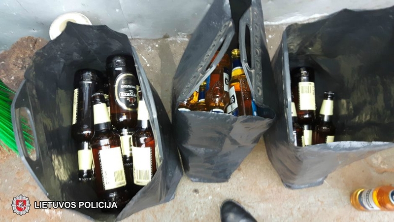 Romų tabore prekiaujama ir alkoholiu