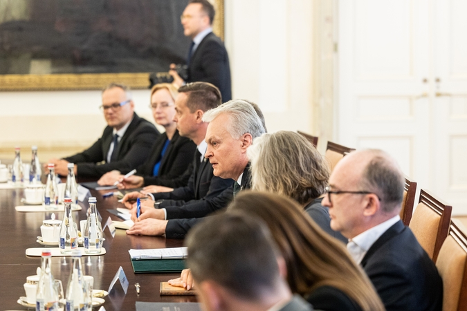 Po šurmulį sukėlusios Nausėdos patarėjo frazės – Prezidentūros pozicijų apie koaliciją apžvalga