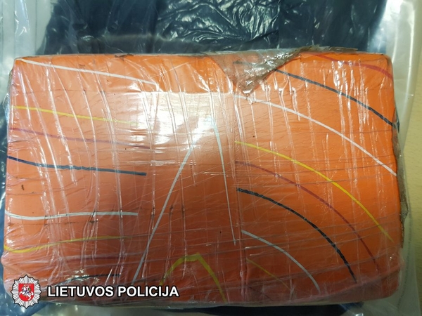 Smūgis narkotikų platintojams: rasta kokaino už beveik ketvirtį milijono eurų