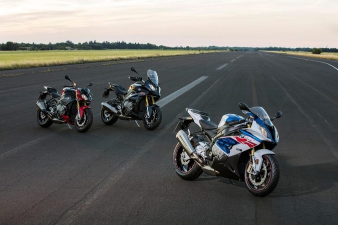 BMW pristato atnaujintą savo galingiausių motociklų gamą
