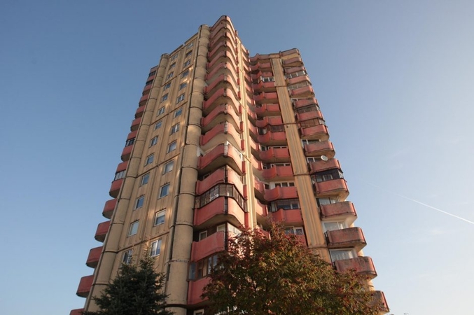 Dėl degusių šiukšlių – naktinė evakuacija