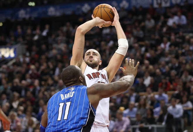 Indėlis: "Raptors" klubui J.Valančiūnas pelnė 14 taškų ir atkovojo 15 kamuolių
