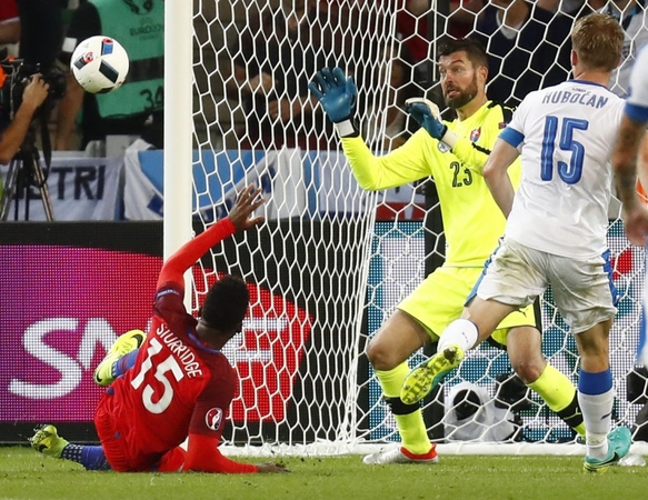 Anglijos futbolininkams lygiosios su Slovakija garantavo vietą aštuntfinalyje