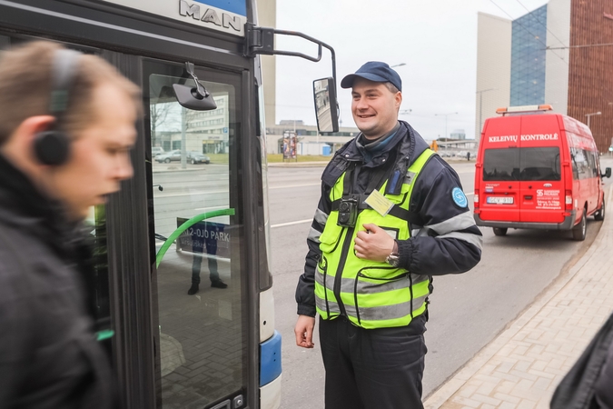Vilniaus keleivių kontrolieriai segės vaizdo kameras