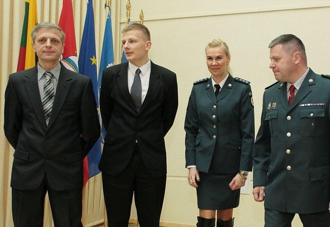 Organizuoto nusikalstamumo tyrėjai apdovanoti už rastą rekordinį kiekį kokaino