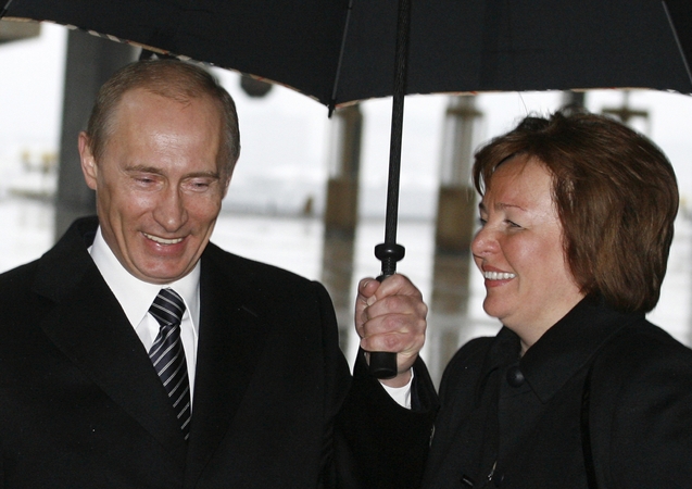 V. Putinas: pirmiausia ištekinsiu buvusią žmoną, o tada pagalvosiu apie save