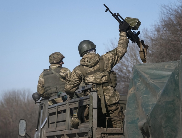Ukrainos savanorių darbas: nuo numegztų kojinių iki pirmosios pagalbos mokymų