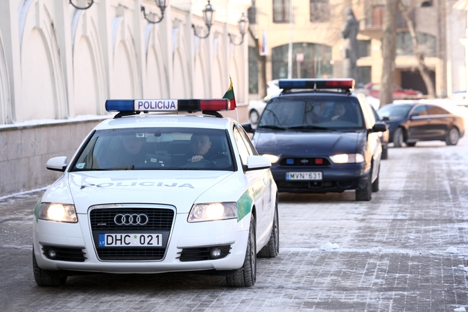 Valstybės vadovų apsaugos darbuotojus siūloma leisti tikrinti poligrafu