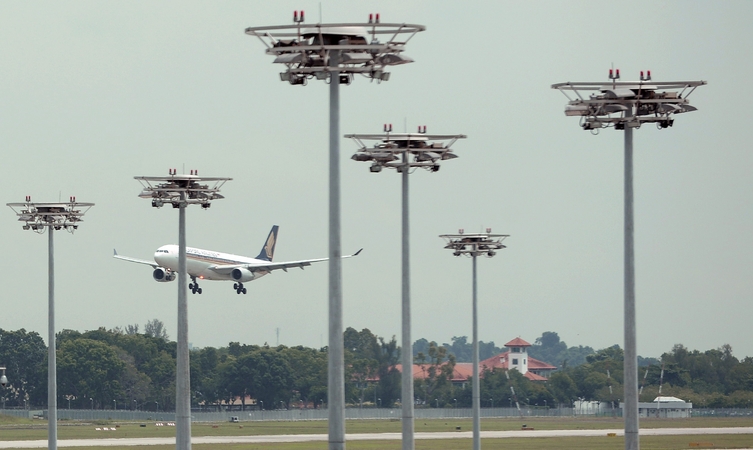 „Singapore Airlines“ lėktuvas nuvažiavo nuo tūpimo tako: sužeistų – nei vieno