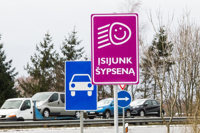 Kaip per šventes kelyje neprarasti savitvardos?