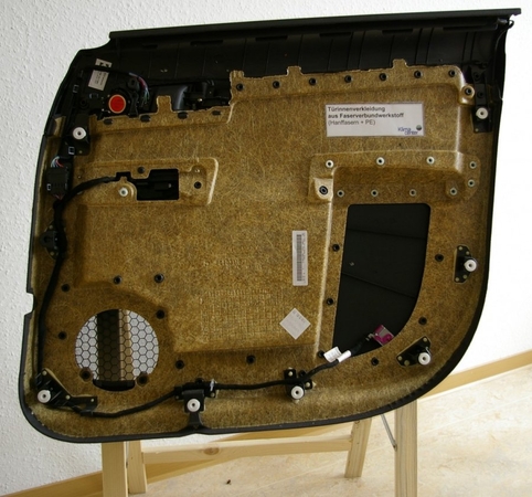 Naujasis BMW elektromobilis - su kanapių detalėmis