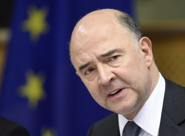 ES nekloja pamatų Graikijos pasitraukimui iš euro zonos, sako Moscovici