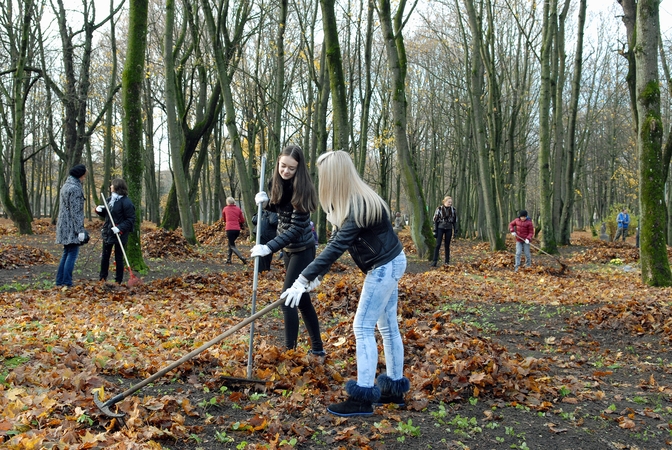 Klaipėdos skulptūrų parke – miestiečių talka