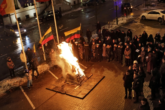 Klaipėdoje degė atminimo laužai
