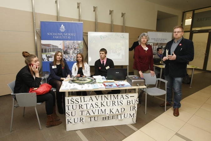 Klaipėdos universitetą okupavo moksleiviai