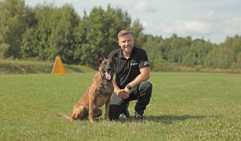 Talentingas: P.Kaupelis dresūros aikštelėje sutinka įvairiausių šunų, tačiau Brasą giria kaip išskirtinį. 