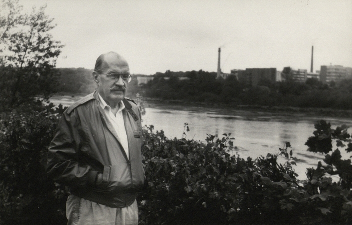 Sugrįžimas: A.T.Antanaitis laisvoje Lietuvoje. 1992 m. Panemunė.