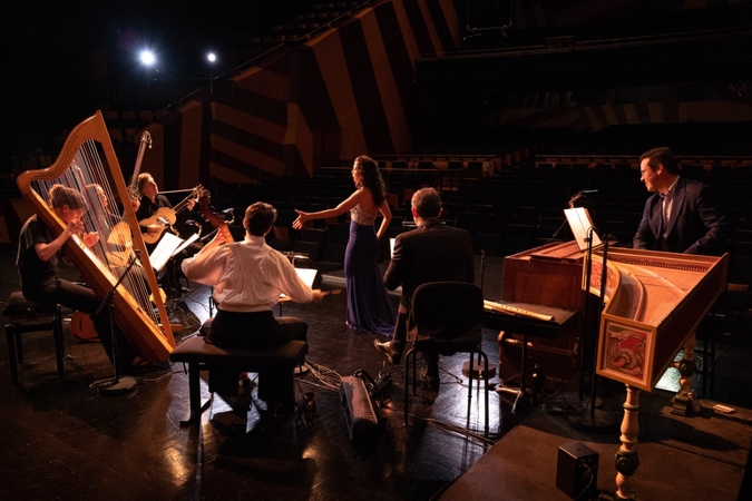 Senosios muzikos žvaigždžių dovanos penktojo Tarptautinio Kretingos senosios muzikos festivalio klausytojams