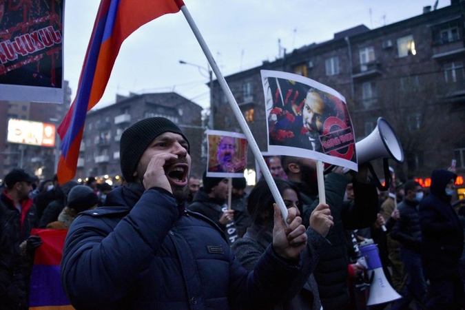 Jerevane nesiliauja protestai