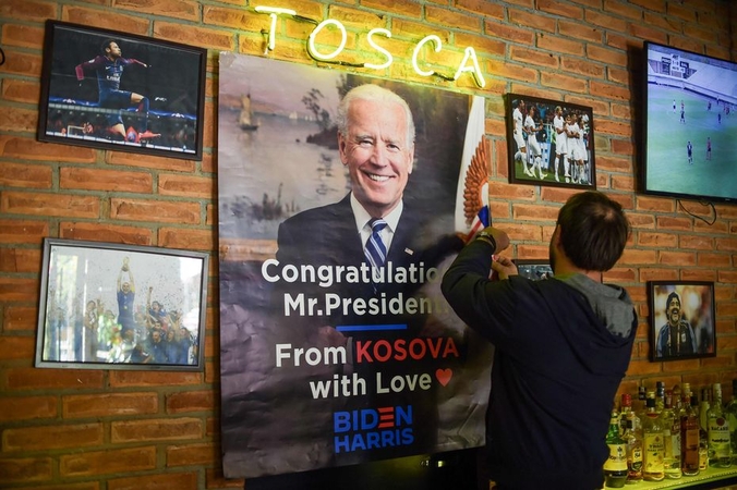 J. Bidenas artėja prie pergalės JAV prezidento rinkimuose