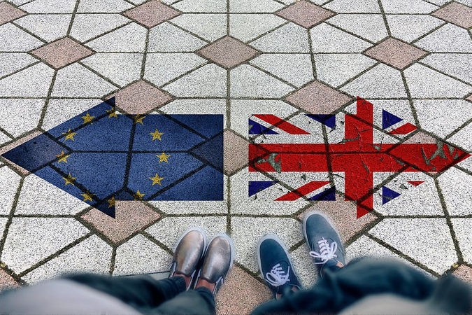 Sienos po „Brexito“ atskirs ES ir JK piliečius