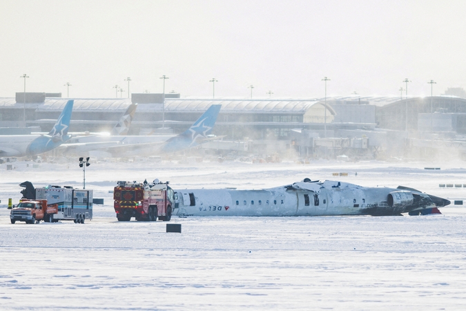 Aviakatastrofą išgyvenę keleiviai pasakoja sėdėję žemyn galva