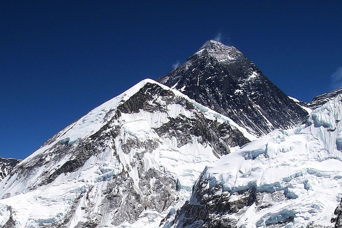 Atlikus naujus matavimus, Everestas „ūgtelėjo“ 86 cm