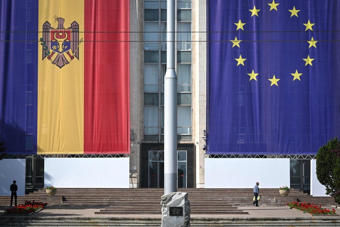 Moldova iškvietė Rusijos ambasadorių dėl jos teritorijoje sprogusių dronų