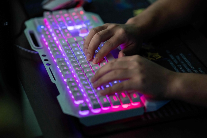 Programišiai atakuoja vakcinų nuo koronaviruso kūrėjus