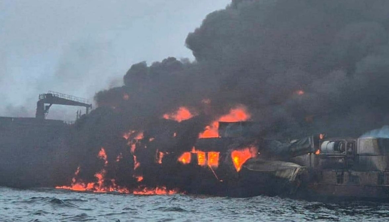 Prie rytinės Anglijos pakrantės susidūrė naftos tanklaivis ir krovininis laivas (papildyta)