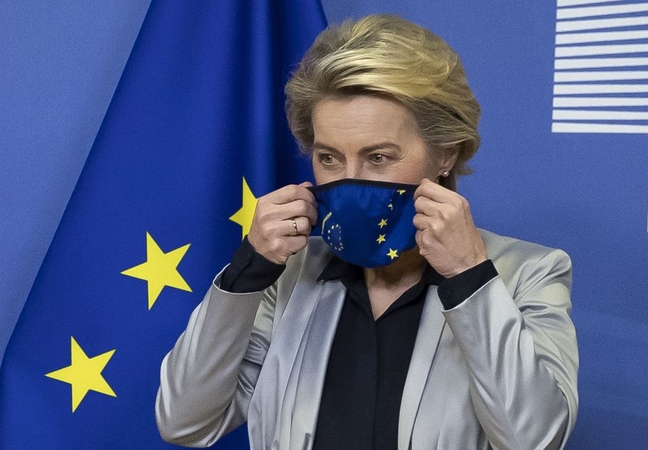 EK vadovė pristatė priemonių planą „Brexitui“ be sutarties