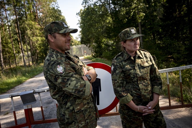 Su migrantų antplūdžiu kovojanti Lenkija pertvarkys sienos apsaugos pajėgas