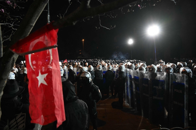 Sulaikytas į Turkiją atvykęs švedų žurnalistas