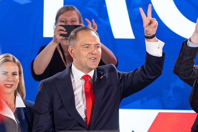 Kas yra išrinktasis Lenkijos prezidentas Karolis Nawrockis?