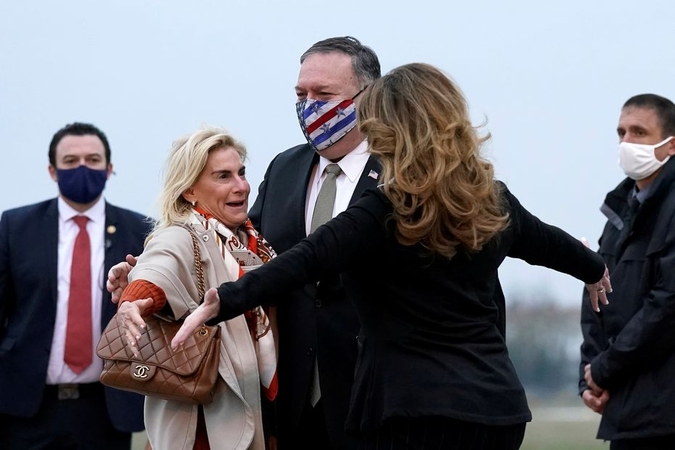 M. Pompeo lankosi Prancūzijoje