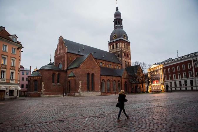 Latvija įsileis neigiamo COVID-19 testo pažymą pateiksiančius europiečius