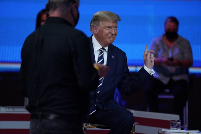 D. Trumpas: Jėzus daug populiaresnis už mane