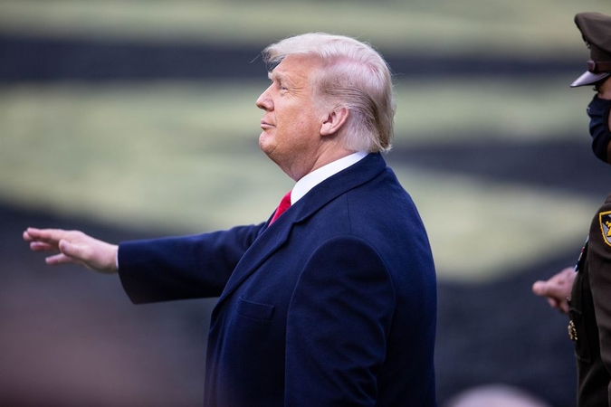 D. Trumpas atmetė ekonomikos skatinimo paketą, reikalauja jį patrigubinti