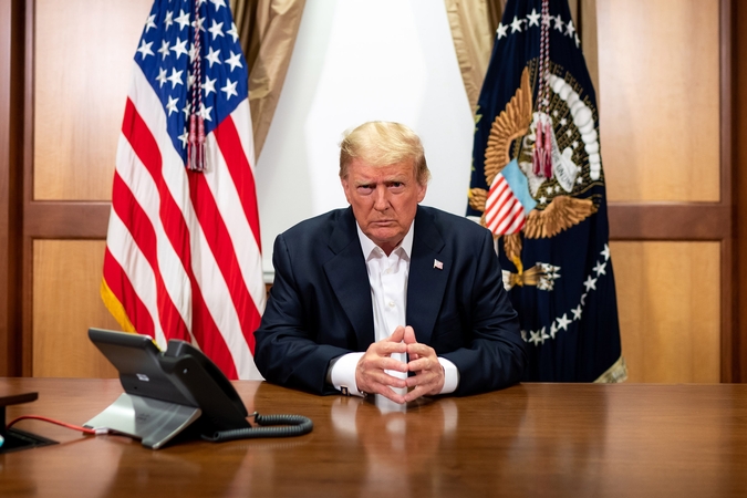 D. Trumpas nuslėpė, kad ignoravo pirmąjį teigiamą koronaviruso testą