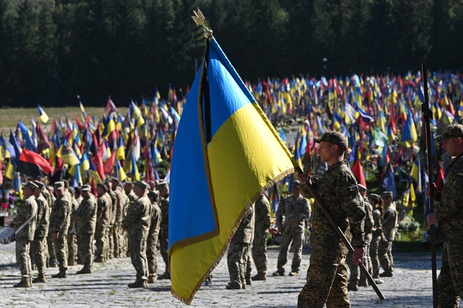 Apklausa: daugiau kaip pusė ukrainiečių yra prieš teritorines nuolaidas Rusijai