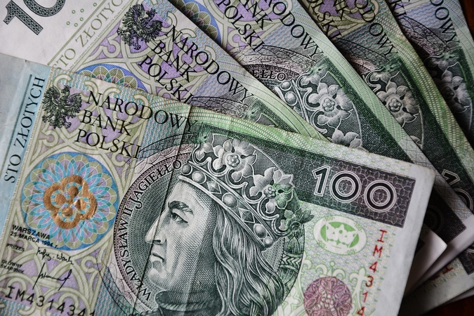 Atlyginimai Lenkijoje per metus augo beveik dešimtadaliu