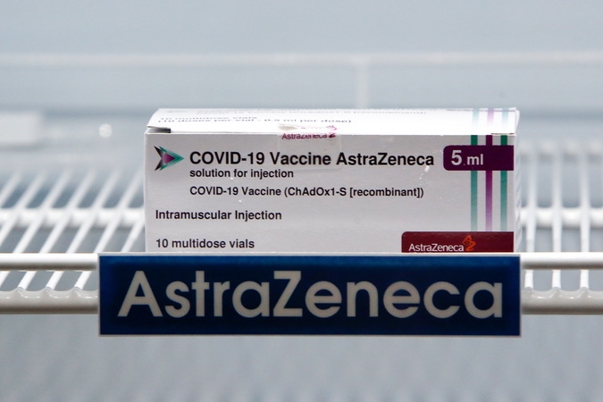 „AstraZeneca“: duomenys nerodo padidėjusios trombozės rizikos