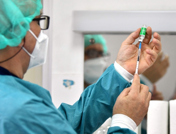 Suomijoje leista „AstraZeneca“ vakcina skiepyti vyresnius nei 70 metų amžiaus žmones