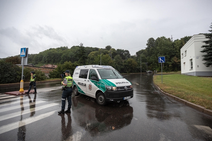 Kaune kelią užtvėrė policijos operacija