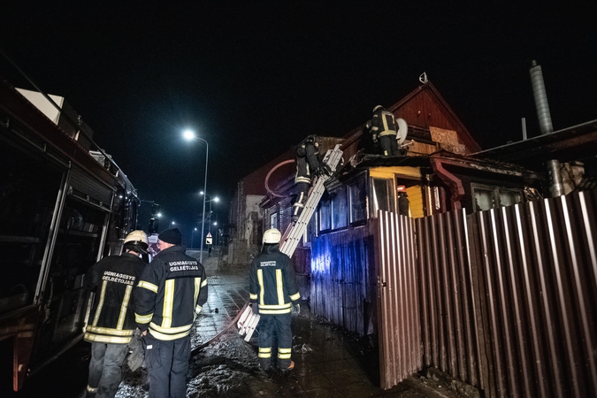 Sujudimas Aleksote: nugriaudėjo sprogimas, degė gyvenamasis namas
