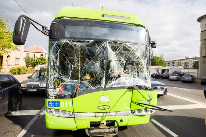Vilijampolėje per avariją sužaloti šeši žmonės